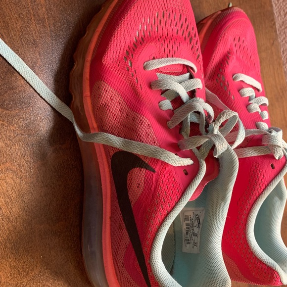 Nike shoes size 5.5 fit more like a women’s 7 - Picture 3 of 4